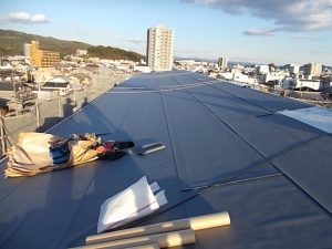 高知市一ツ橋町　C一ツ橋様　屋根　塩ビシート防水　機械式固定工法