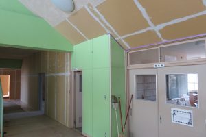 奈半利町　農業拠点施設改修工事　ボード　パテ処理