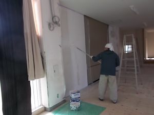 奈半利町　農業拠点施設　改修工事　下塗　状況