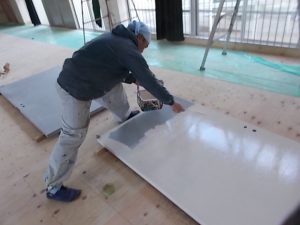 奈半利町　農業拠点施設　改修工事　鉄扉　塗装