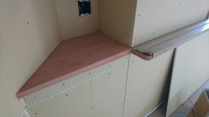 高知市　中久万　Ｕ様邸　新築工事　棚板　ＯＳＵＣ塗装