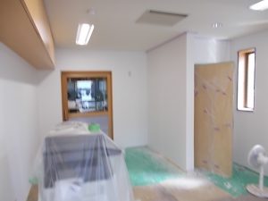 高知市介良　Ａ薬局様　内部塗装