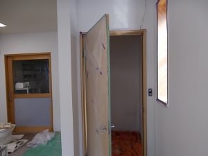 高知市介良　Ａ薬局様　内部塗装