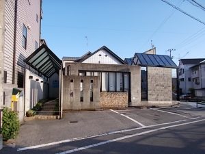 高知市愛宕山南町　Ｙ歯科様　鉄部塗装　完了