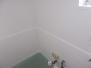 安芸市　Kアパート　風呂場　塗装　完了