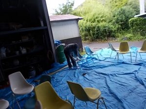 高知市おびさんロード振興組合様　椅子　塗装