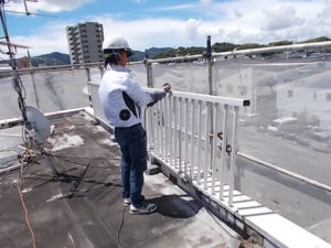 高知市八反町　コーポＧ様　屋上手摺　撤去