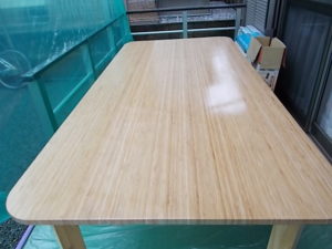高知市加賀野井　S様邸　テーブル　ウレタンクリヤー　塗装完了
