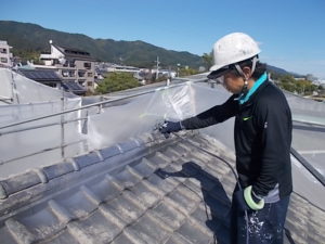 高知市中久万　H様貸家　屋根　下塗