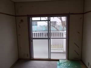 奈半利町　県営住宅　窓枠　ウレタンクリヤー　塗装