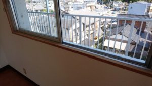 高知市中秦泉寺　ｺｰﾎﾟN様　退去修繕　窓枠　ｹﾚﾝ状況