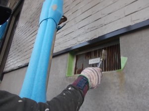 高知市潮見台　Ｋ様邸　基礎　換気口　ケレン