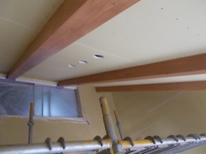 高知市高須　　N様邸　新築工事　梁　塗装　完了