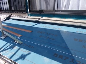 高知市潮見台　Ｔ様邸　下屋根　葺替　ルーフィング施工