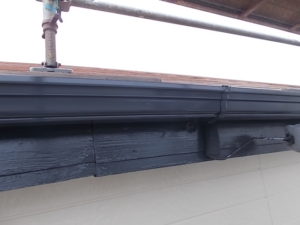 高知市潮見台　T様邸　鼻隠し　塗装