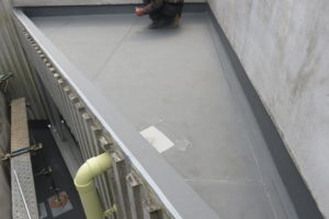 高知市愛宕町 F医院様 屋上 塩ビシート防水 機械式固定工法