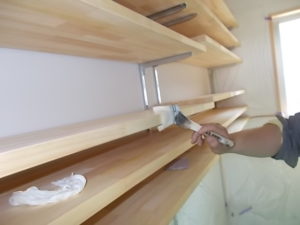 高知市朝倉　Ｉ歯科様　新築工事　棚板　塗装