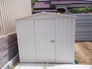 高知市旭天神町　Ｋ様邸新築工事　物置　シリコン塗装