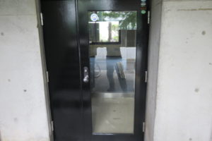 高知市丸の内　Aビル様　鋼製ドア　塗装　完了