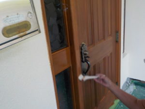 香美市土佐山田町　K様邸　玄関ドア　塗装