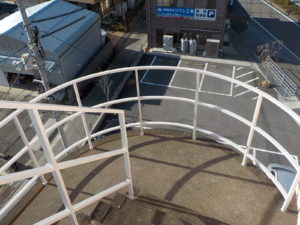 高知市朝倉　Tハウス様　屋上手摺　塗装