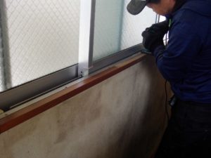 高知市西秦泉寺　ハイツＫ様　窓枠　ケレン