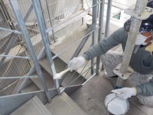 高知市神田　N様社屋　外部階段　塗装