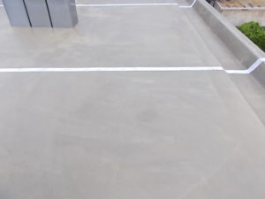 香南市野市町 M様邸 屋上防水工事 下地調整材塗り