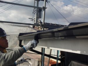高知市薊野西町 T様邸 付帯部(軒樋) 塗装