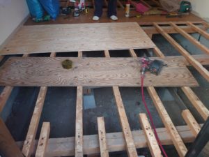 高知市朝倉　Ｓハイツ様　床工事