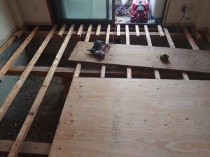 高知市朝倉　Ｓハイツ様　床工事