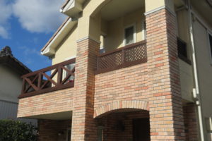 高知市比島町 F様邸 ベランダ手摺 木材保護着色塗料塗り