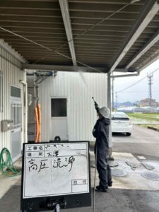 高知市大津乙　M様社屋
高圧洗浄